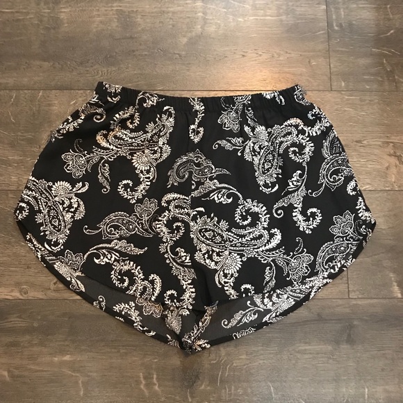 Ambiance Pants - Ambiance Apparel Shorts SZ‎ MED